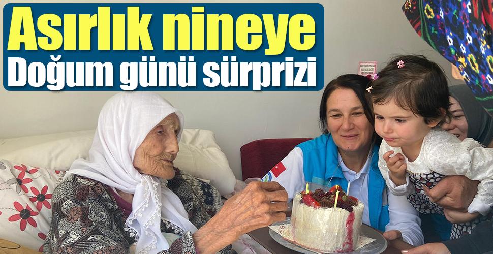 Karaman'da asırlık Emine nineye doğum günü sürprizi